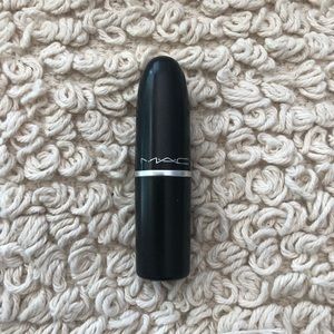 MAC Matte Lipstick in “Honeylove” + Stobecream